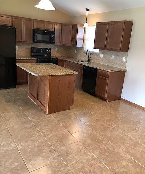 5300 N Lycee St — Photo 3