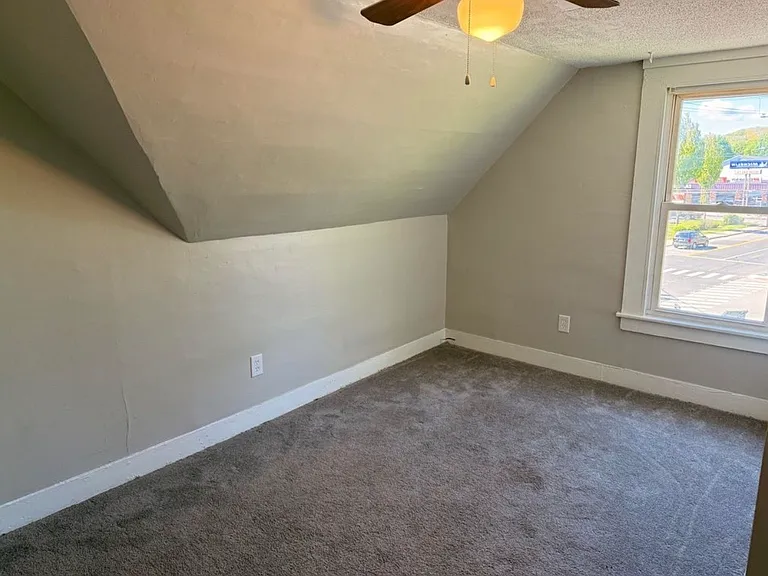 558 E Main St #3 — Photo 9