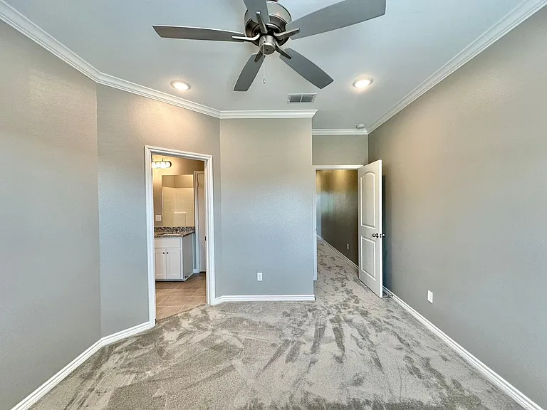 3 Bedroom 2.5 Bathroom Townhomes At Villa Rosa! Now Offering 1/2 Off First Full Months Rent! — Photo 24
