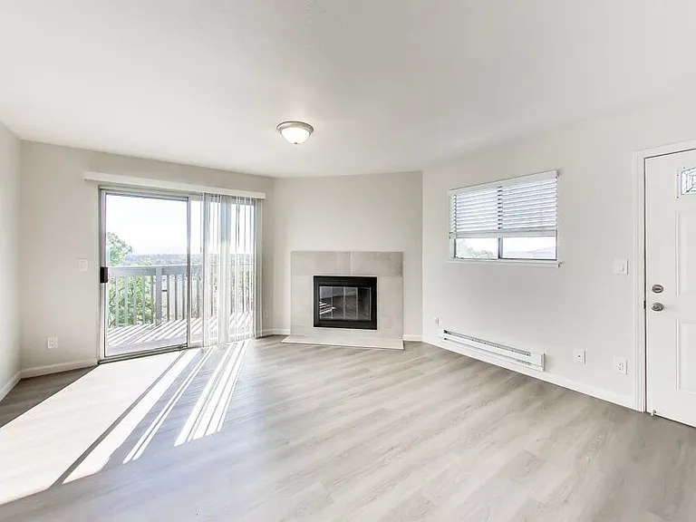 16424 Foothill Boulevard — Photo 10