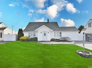 23 Academy Ln, Levittown, NY 11756