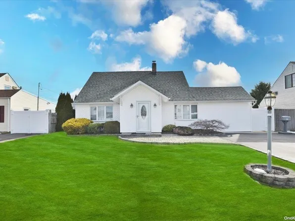 23 Academy Lane, Levittown, NY 11756