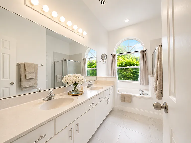 1636 Thoroughbred Dr — Photo 13