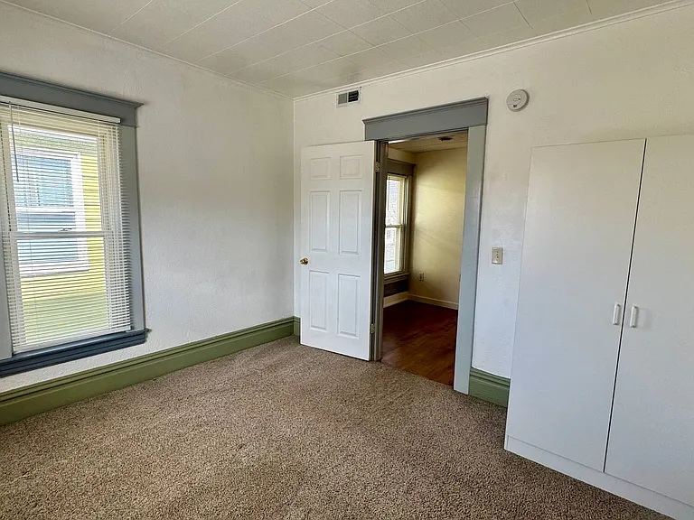 937 Leonard NW — Photo 9