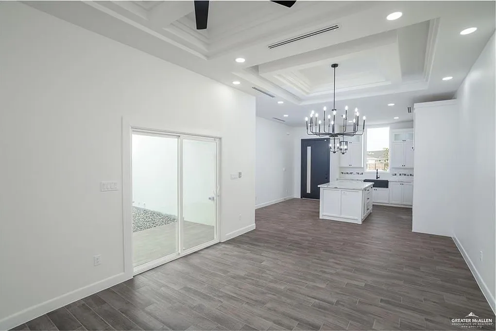 3 bed, 2.5 bath, 1500 sqft, $2,000 — Photo 4