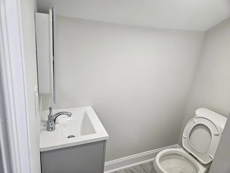 1015 S Beechfield Ave — Photo 1