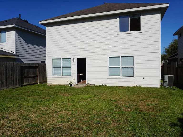 4727 Live Meadow Ln — Photo 10