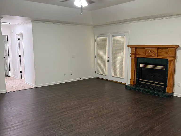 216 Inglewood Dr — Photo 15