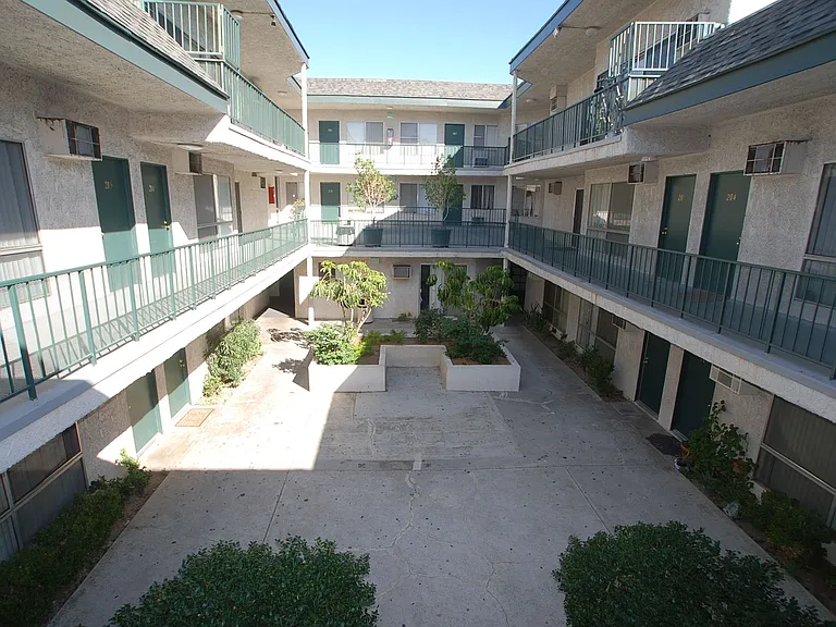 SA2 - 20431 Saticoy Apts. — Photo 2