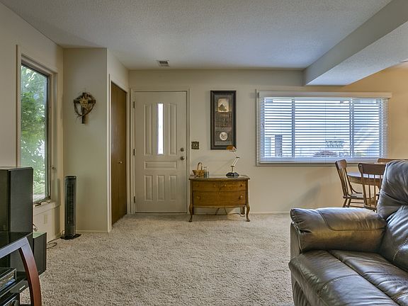 4th image of 2929 S 123rd St