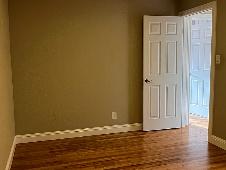 143 Highland Oaks Dr — Photo 13