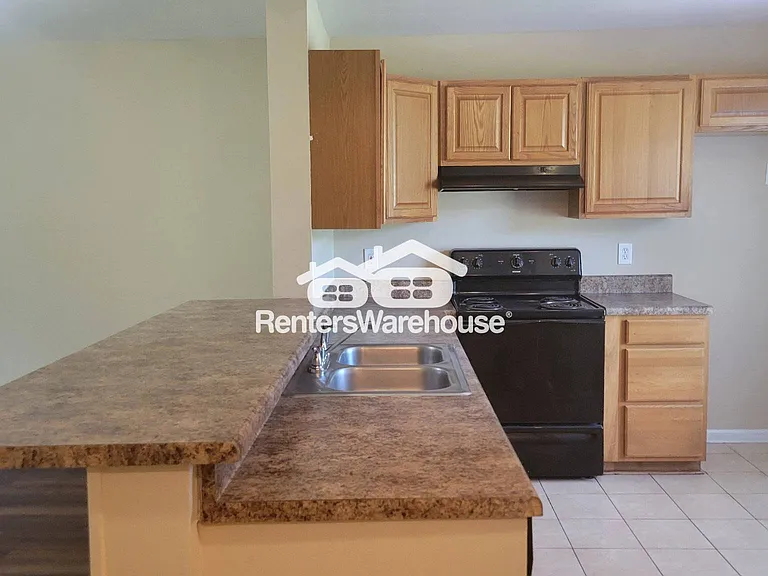 113 Sussex Ave — Photo 2