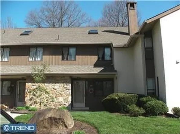 68 Oak Knoll Dr, Berwyn, PA 19312