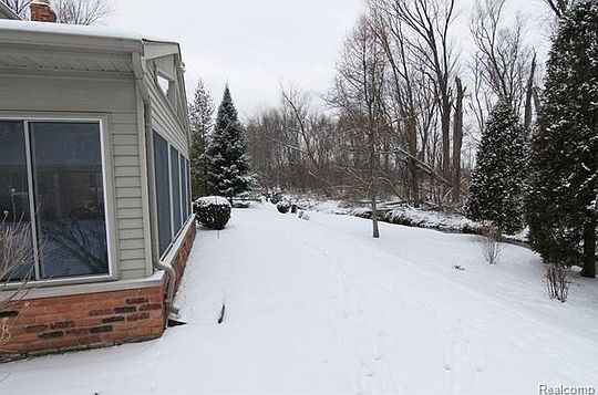 4th image of 6323 Walker Dr