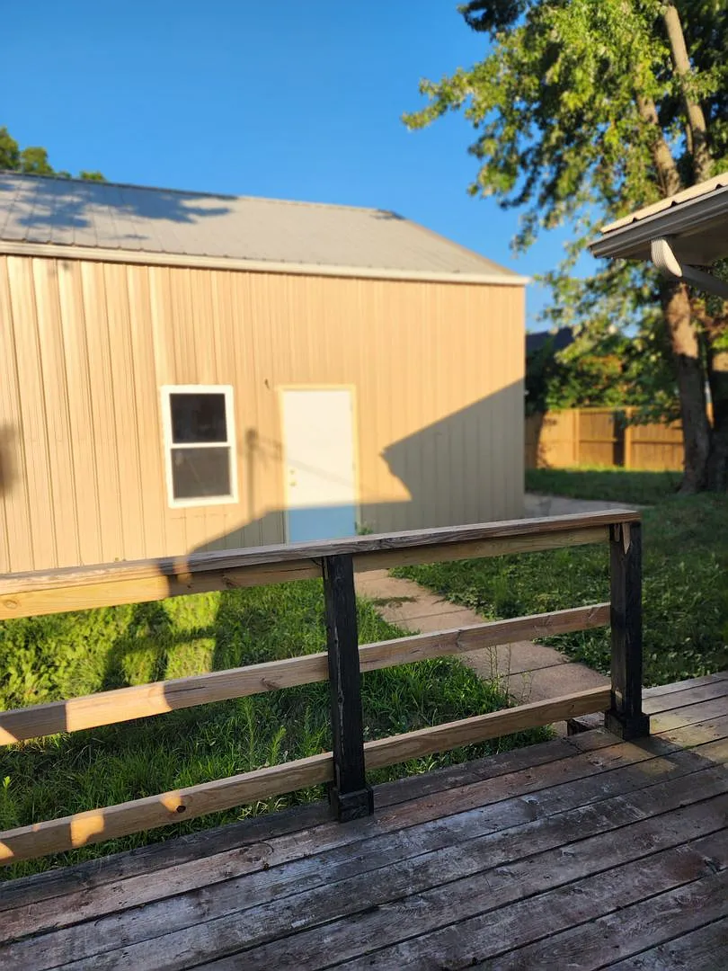 3 bedrooms, 2 bath, heated/cooled 28 x30 garage — Photo 4