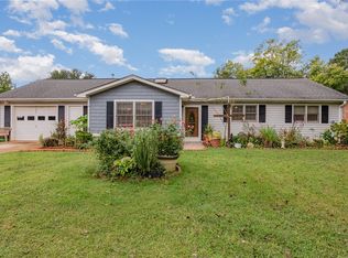 40 Riverwood Cir, Greenville, SC 29617