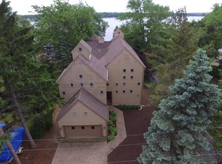 2316 N Shore Dr, Delavan, WI 53115