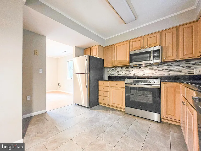 2419 Fairhaven Ave — Photo 9
