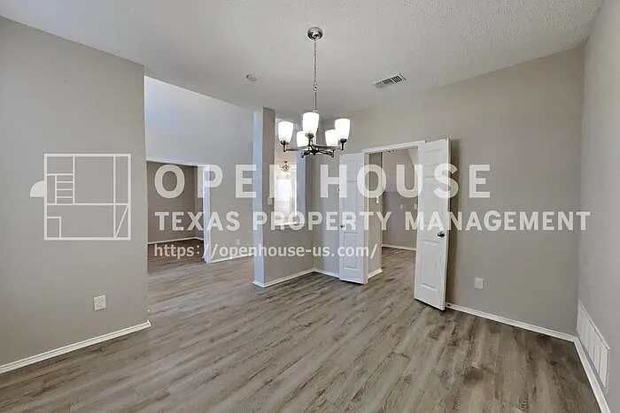 5305 Rio Bravo Dr — Photo 10