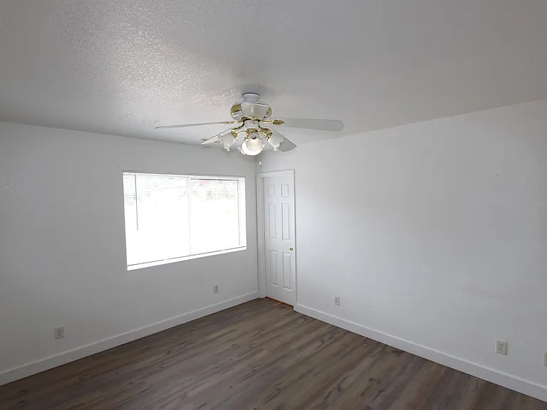 2115 N West St — Photo 15