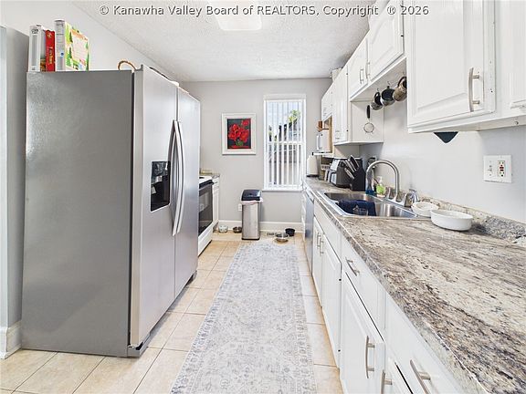 5th image of 818 4th St