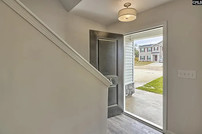 4 bed, 2.5 bath, 2174 sqft, $2,400 — Photo 3