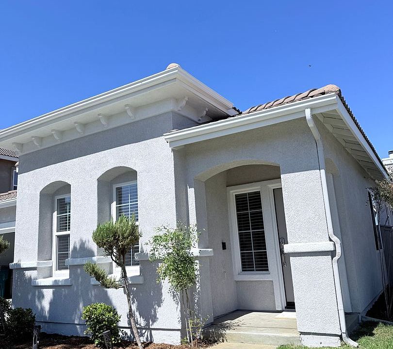 1st image of 13403 Hawthorn Ave