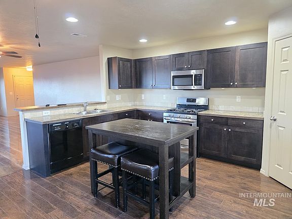 3rd image of 4503 Julie St