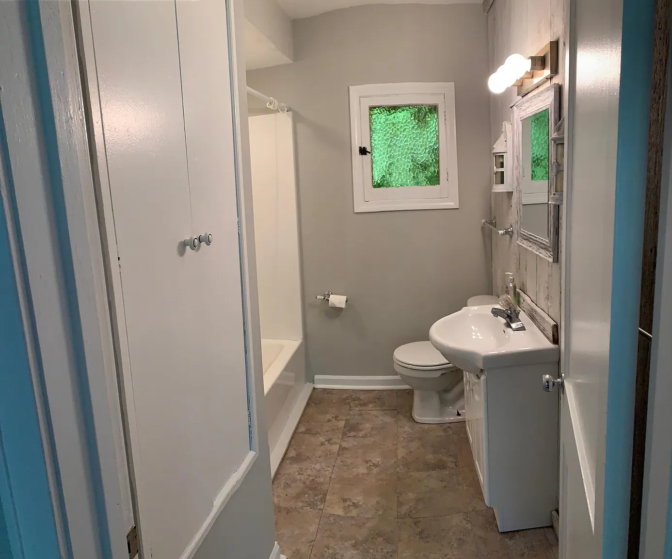 5113 Lee Ave photo 1