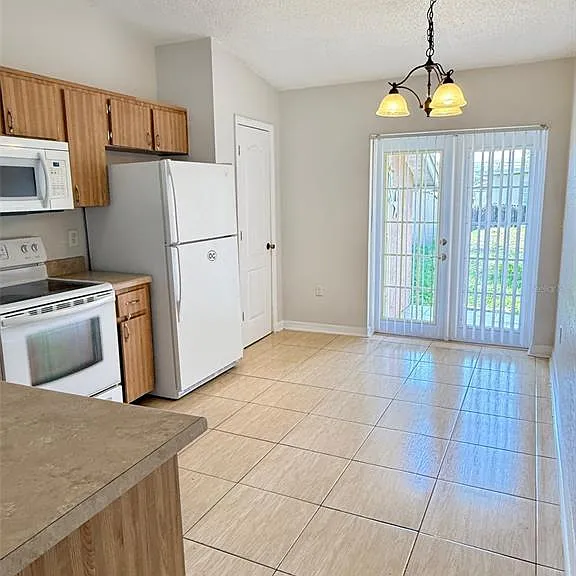 908 Tucker Ave — Photo 6