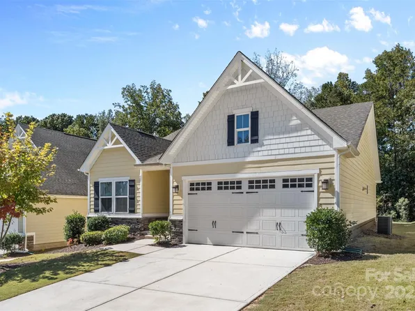 10050 Lilac Ct, Charlotte, NC 28215