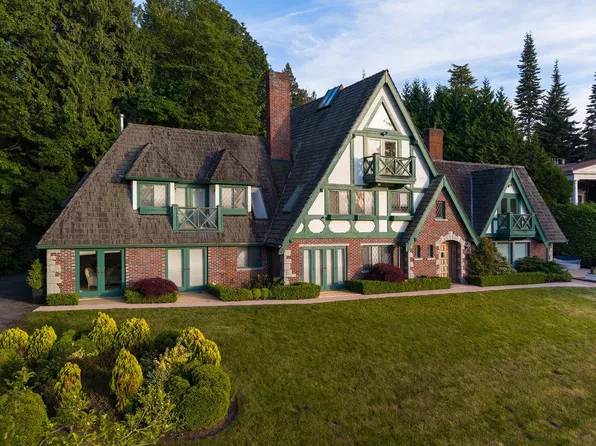 5550 Marine Dr NW, West Vancouver, BC V7W 2R5