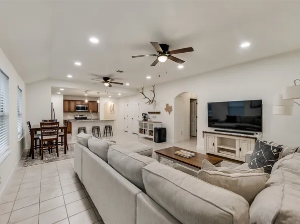 2282 Torch Lake Dr, Forney, TX 75126
