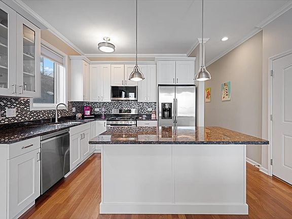 2nd image of 1628 N Bosworth Ave #2