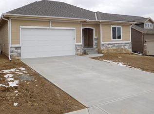 17607 Patrick Ave, Omaha, NE 68116