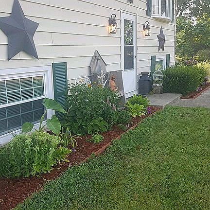 3rd image of 1060 Sheri Ln