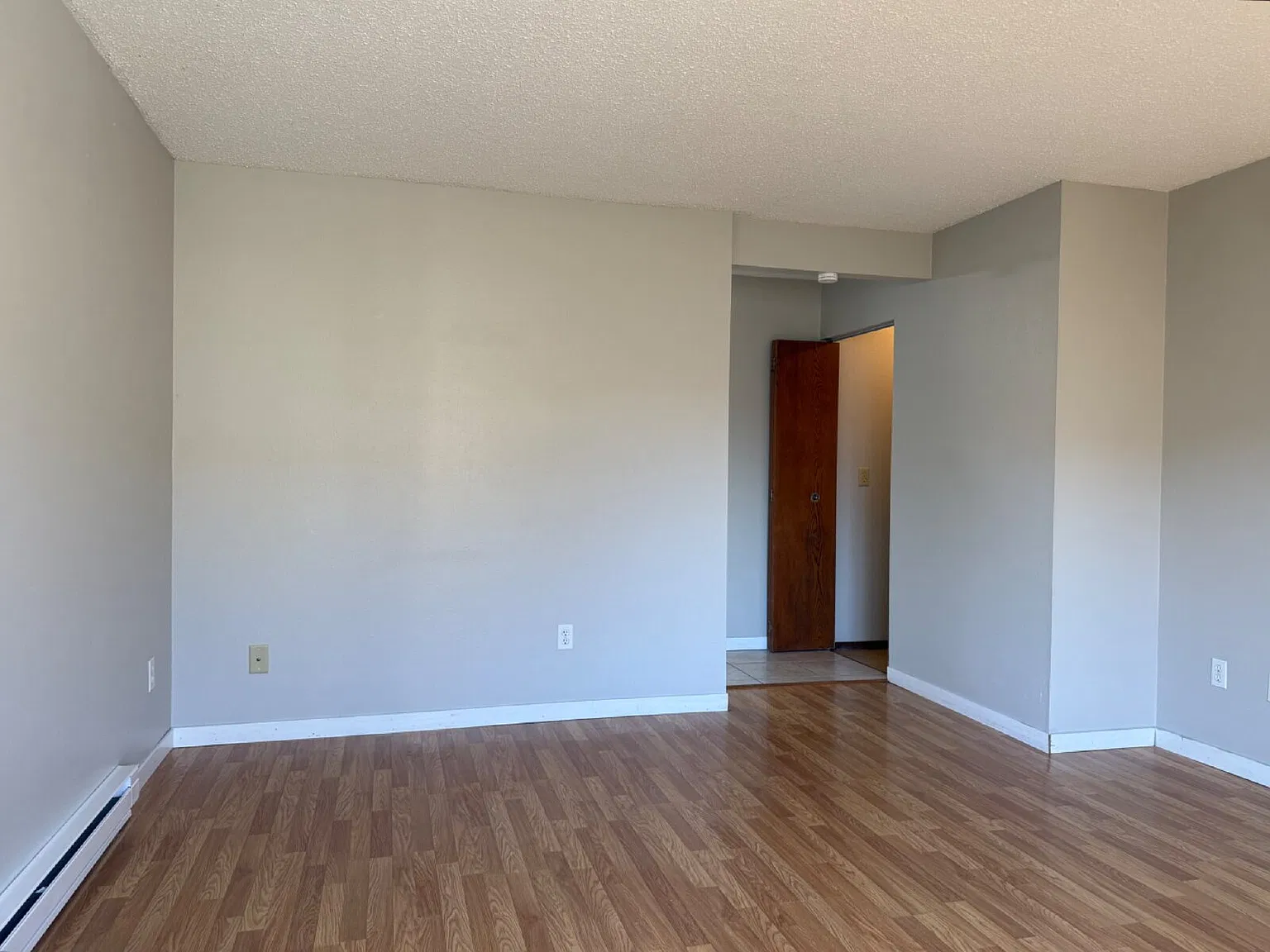 3 bed, 1.0 bath, 1080 sqft, $1,395 — Photo 4