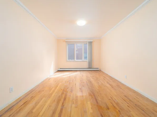 86-16 Palo Alto Street image 11 of 17