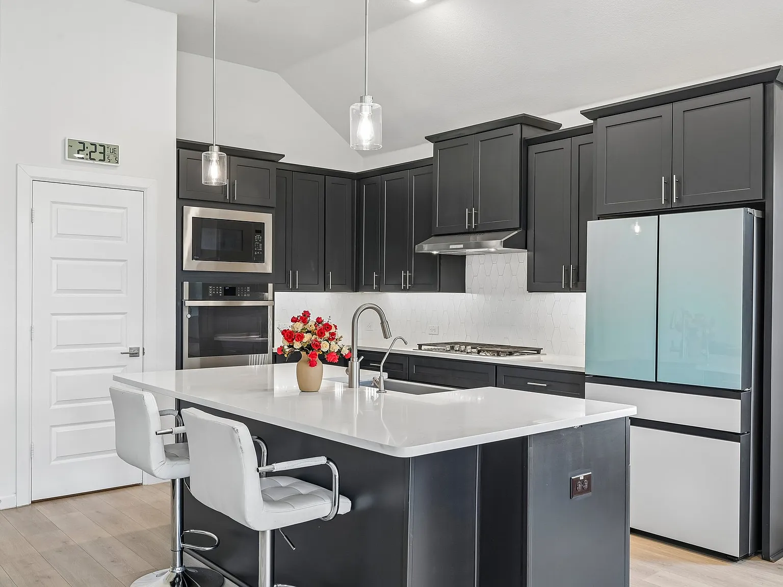 4 bed, 2348 sqft, $2,750 — Photo 4