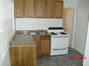 4th image of 389 NE 29th St #1