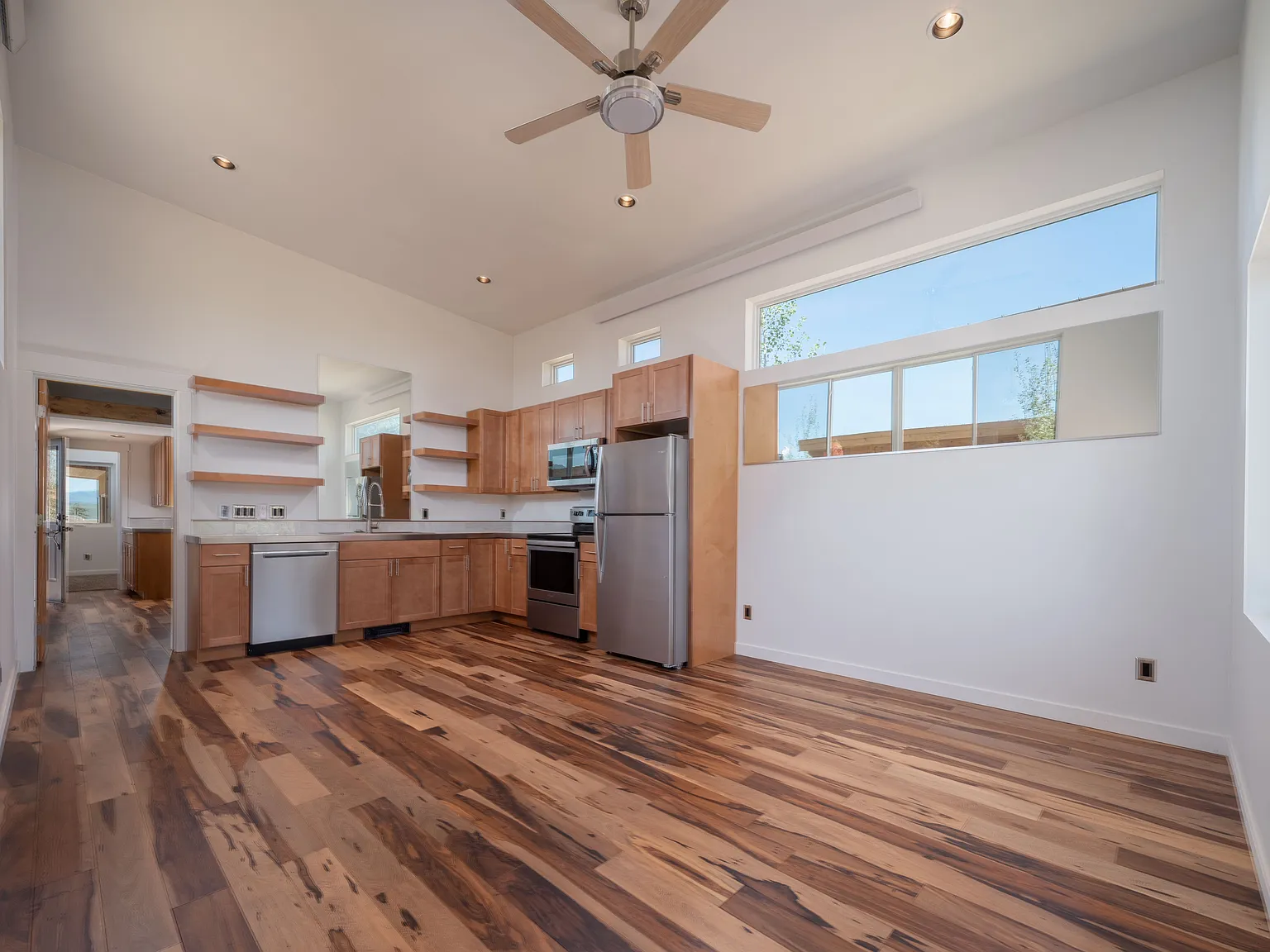 2 bed, 900 sqft, $1,950 — Photo 4