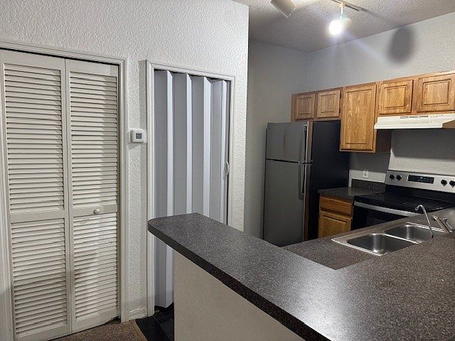 1st image of 6067 Westgate Dr APT 222