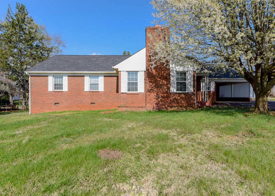 1st image of 206 Dogwood Dr