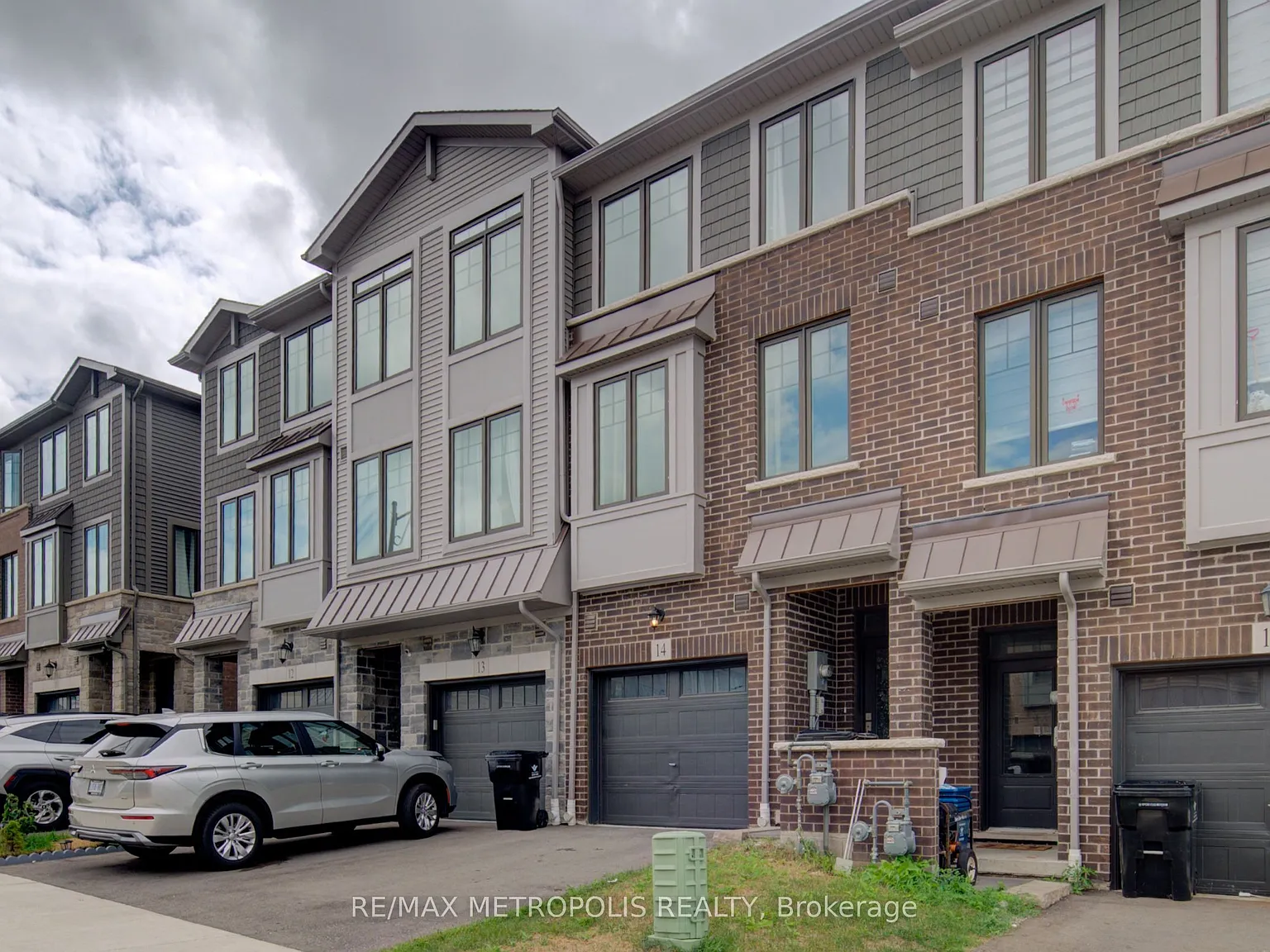 3 bed, $2,600 — Photo 2