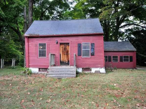 39 East Weatogue Street, Simsbury, CT 06070