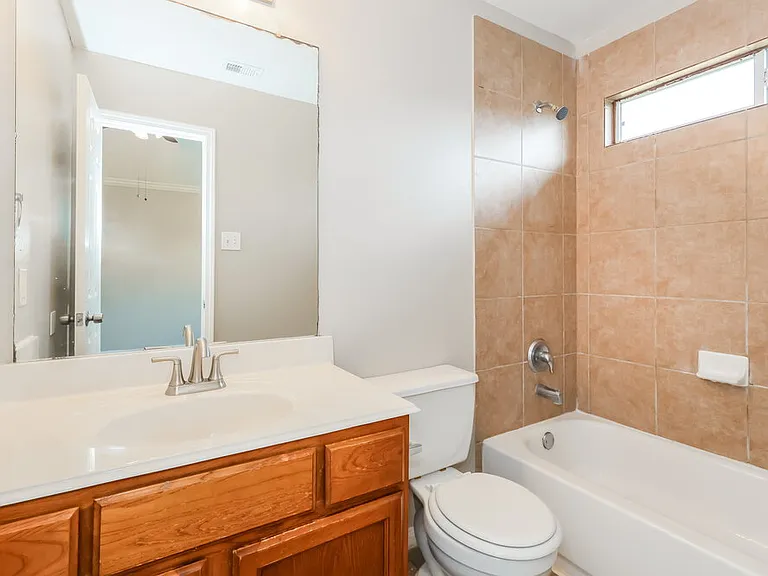 4018 Falvel Shadow Creek Dr — Photo 10