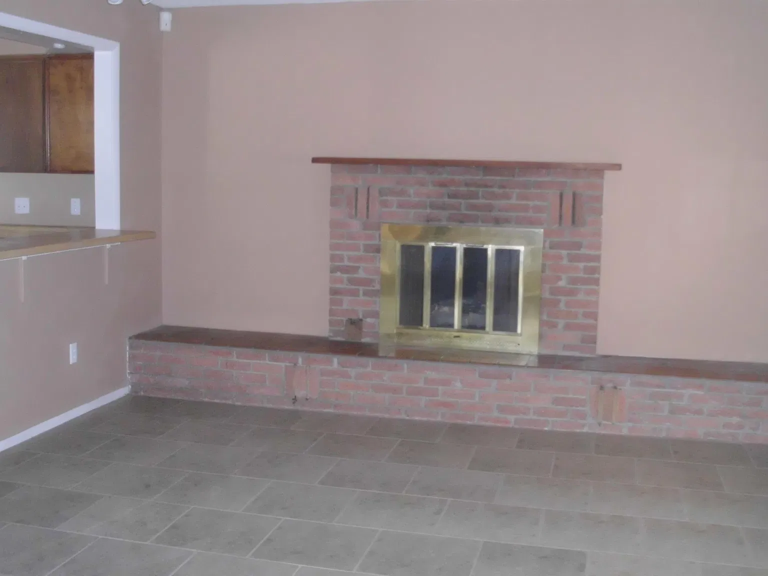 5 bed, 2300 sqft, $1,700 — Photo 2