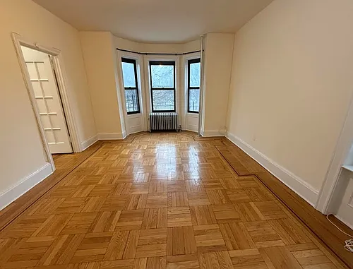 214 E Mosholu Pkwy S #3A Photo 1