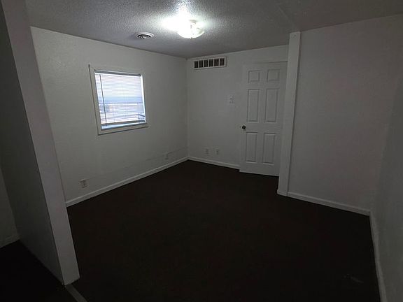 4th image of 2127 Lincoln Ave #1