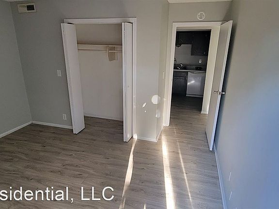 3rd image of 1591 Park City Rd E #18